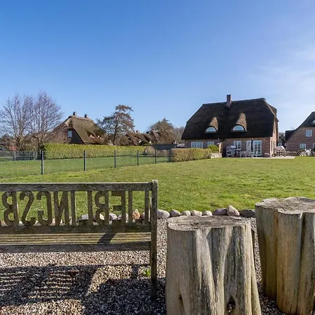 Reetdachhaus Ahoi Reetdachhaus Ahoi Tating